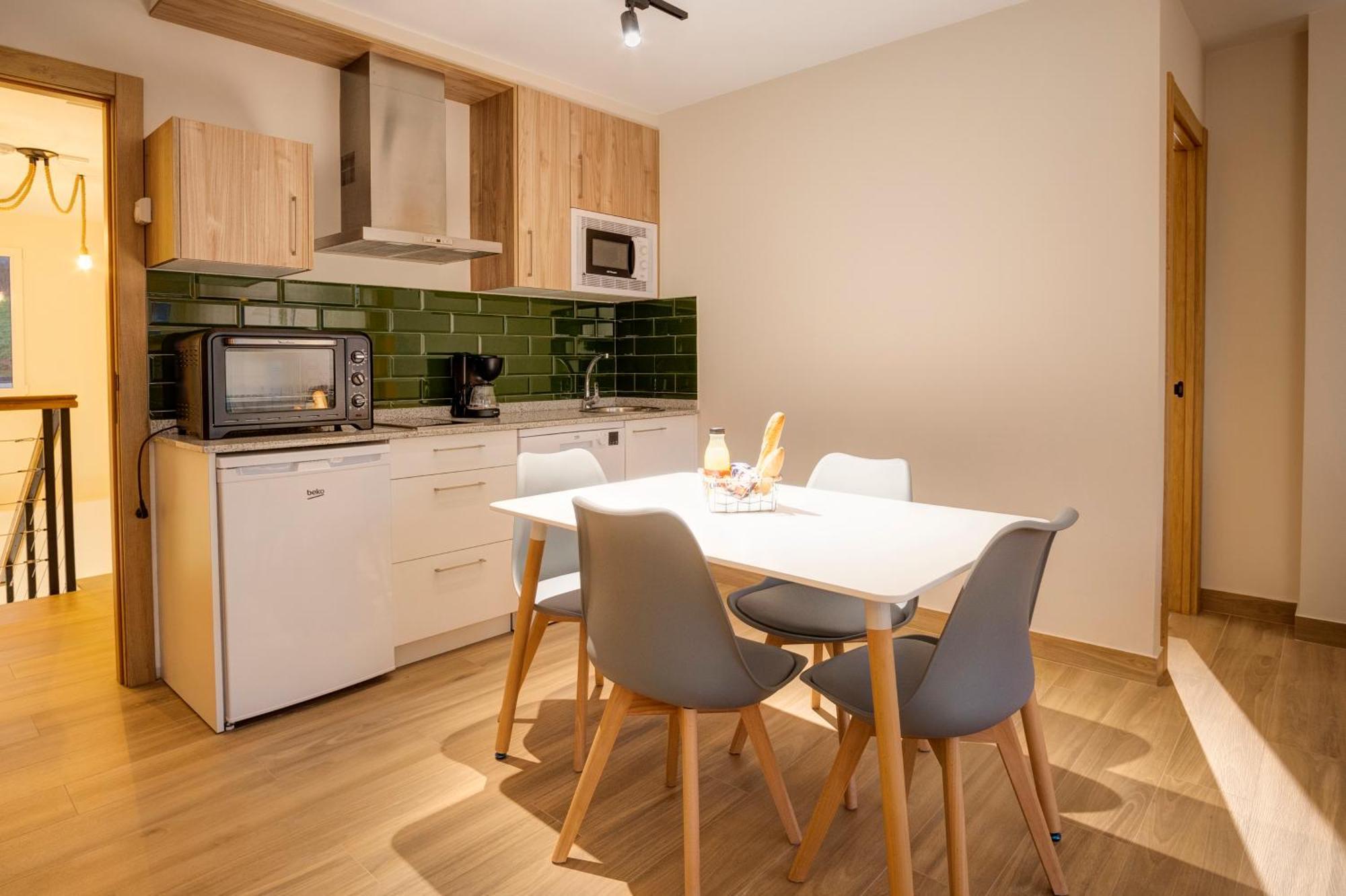 Apartamentos Alto Ubiro Льерганес Экстерьер фото