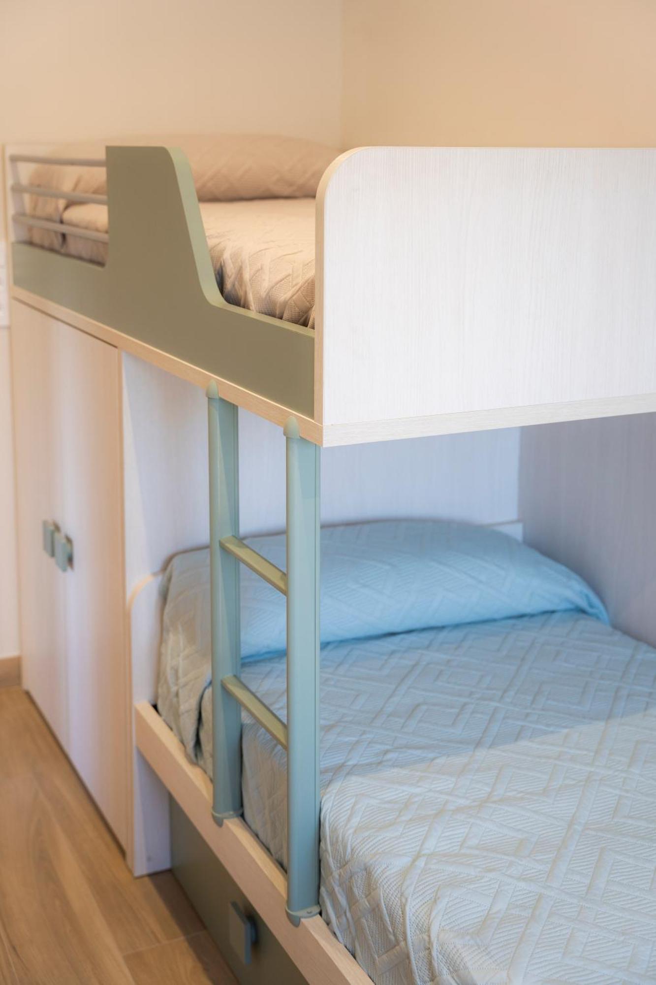 Apartamentos Alto Ubiro Льерганес Экстерьер фото