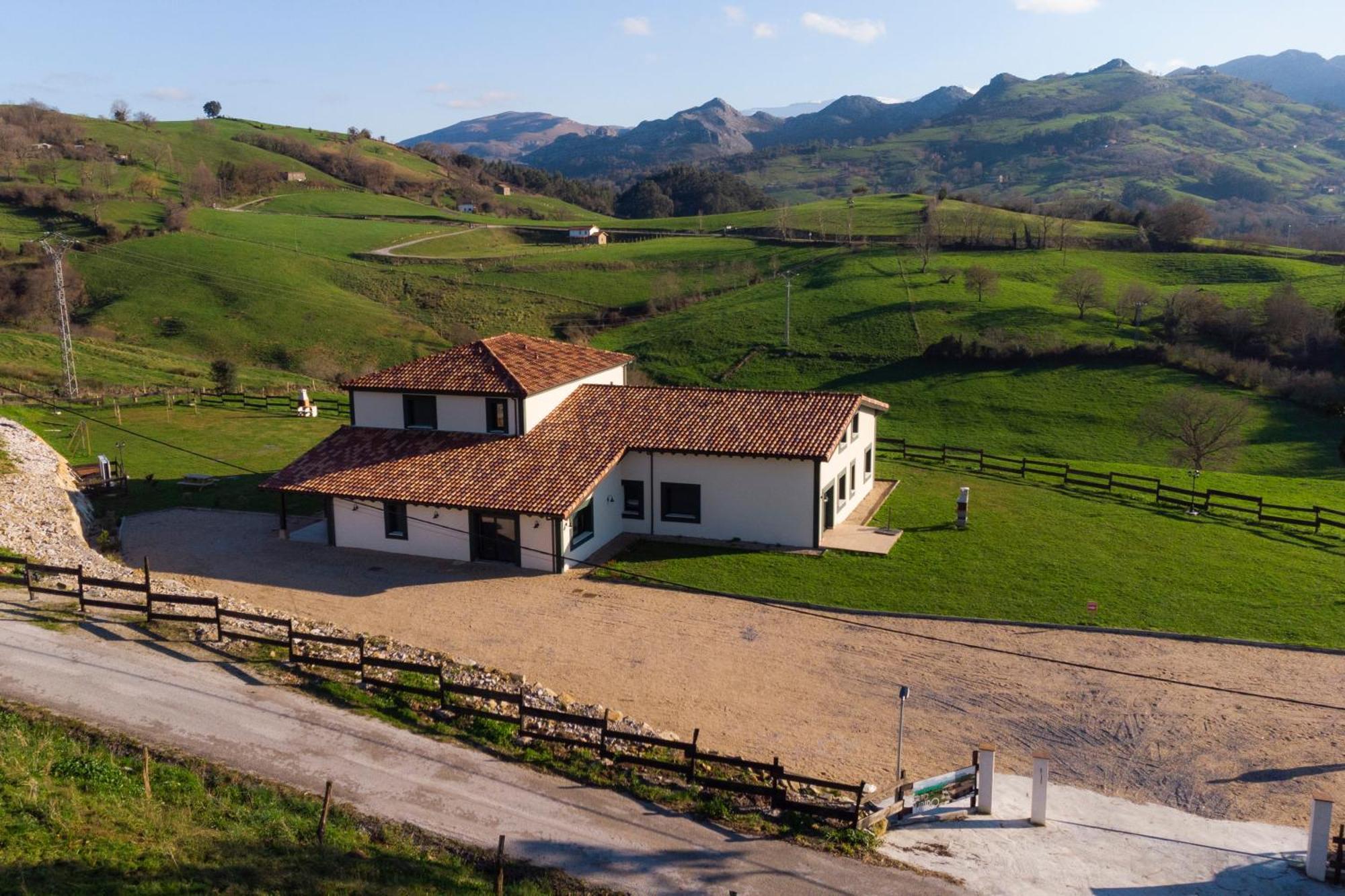 Apartamentos Alto Ubiro Льерганес Экстерьер фото