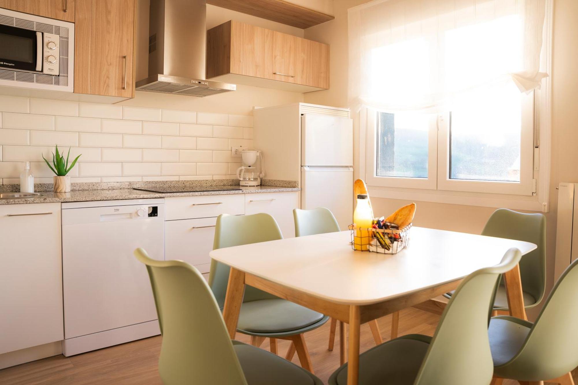 Apartamentos Alto Ubiro Льерганес Экстерьер фото
